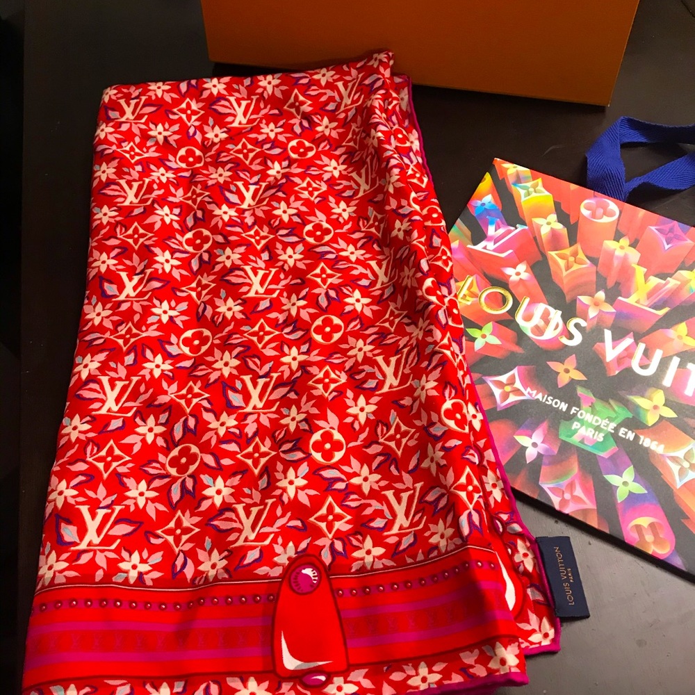 Brand new Louis Vuitton scarf